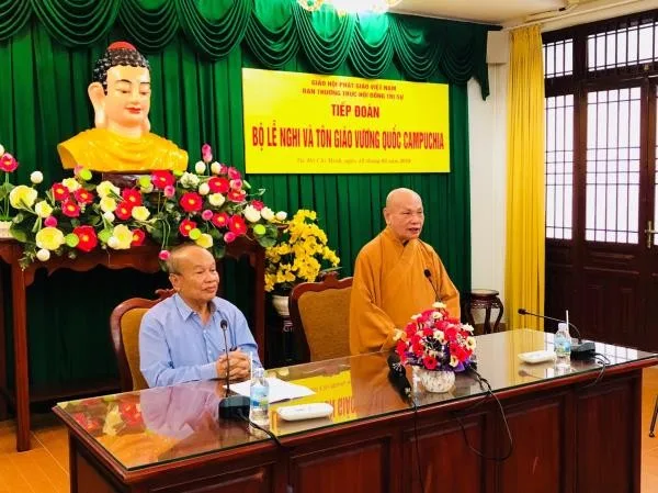 Hòa thượng Chủ tịch và Ngài Him Chhem