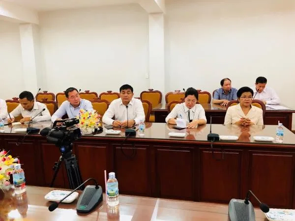 TP.HCM: Trung ương Giáo hội thân mật tiếp đoàn Bộ Lễ nghi và Tôn giáo Campuchia