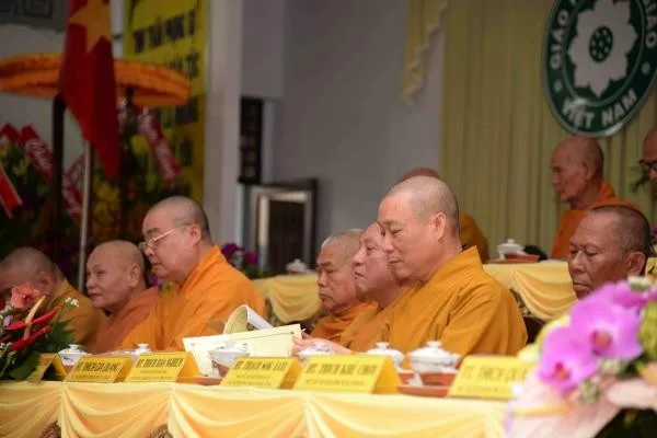 Chư Tôn đức Chủ toạ Hội nghị