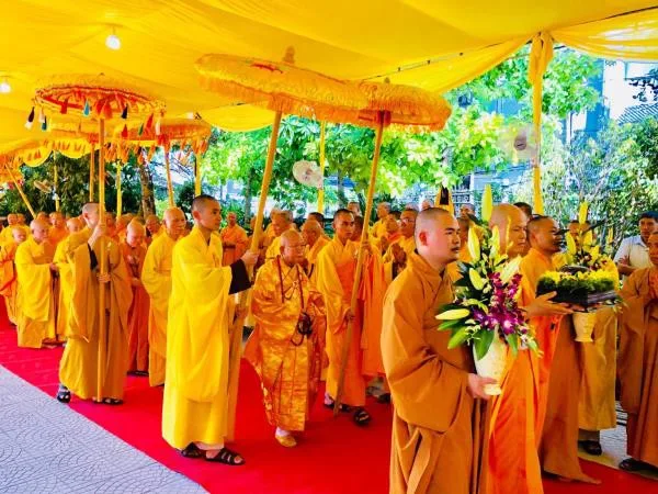 Cung thỉnh chư Tôn đức quang lâm Giác linh đường