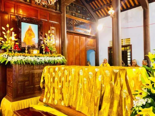 Kim Quan cố Trưởng lão Hoà thượng Thích Đức Phương