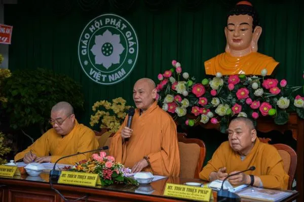 Hoà thượng Chủ tịch điều hành Phiên bế mạc