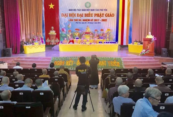 Quang cảnh phiên trù bị Đại hội