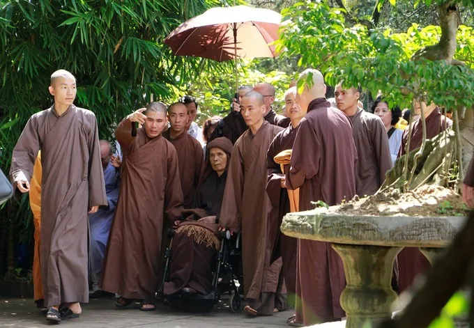 Thiền sư Nhất Hạnh gặp Phật tử ngày giỗ Tổ chùa Từ Hiếu-7