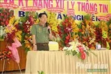 Đại tá Ts.Nguyễn Hoàng Thao chia sẻ tại khóa tập huấn ở Bình Dương