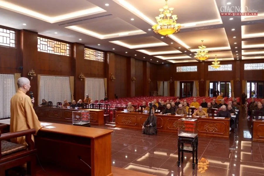 TT.Thích Trí Chơn dẫn chương trình Đại lễ