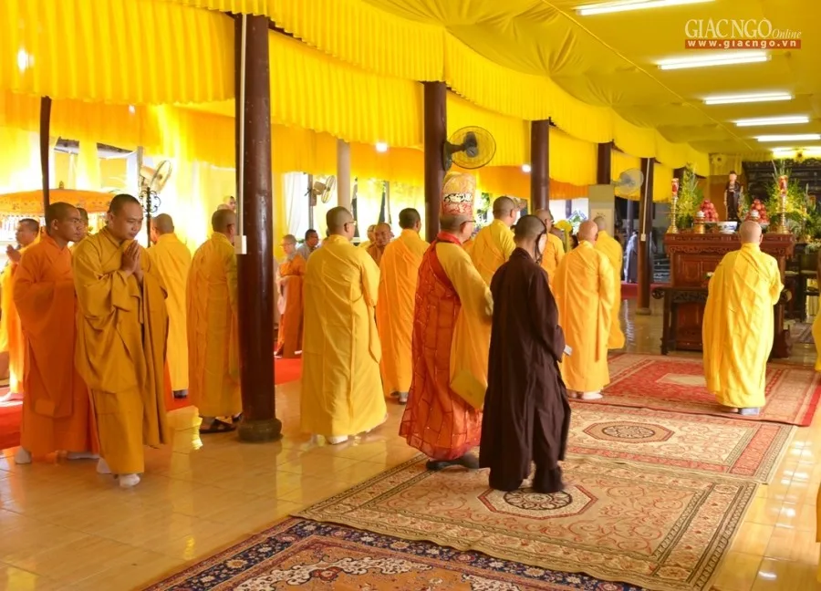 Đại giới đàn Trí Tịnh PL.2561: Giới tử Tỳ-kheo-ni cầu Chánh pháp với Đại Tăng