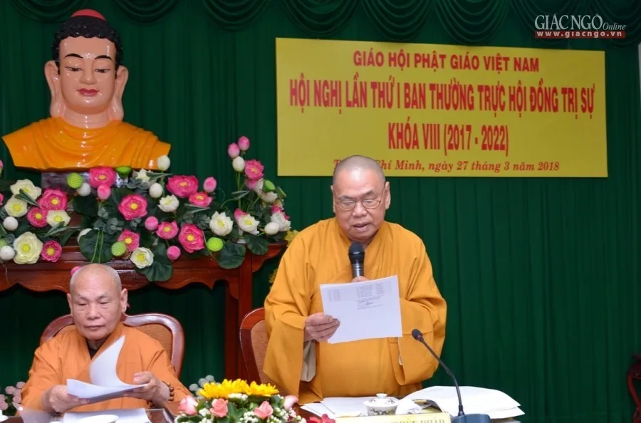 HT.Thích Thiện Pháp trình danh sách nhân sự của Ban Tăng sự T.Ư