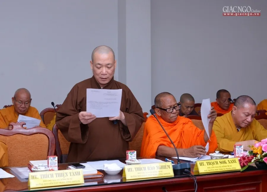 HT.Thích Bảo Nghiêm trình danh sách nhân sự Ban Hoằng pháp T.Ư