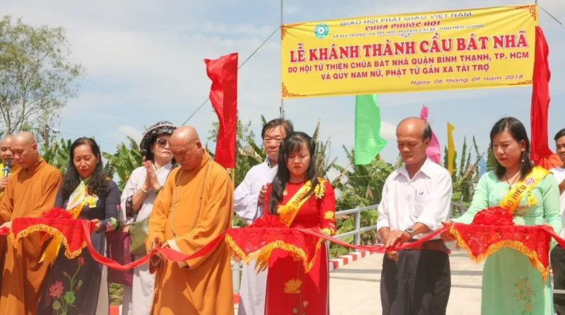 Cắt băng khánh thành cầu Bát Nhã sau 2 tháng khởi công xây dựng