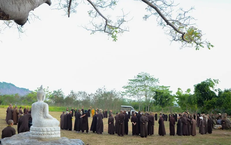 Đại chúng sinh hoạt trong tinh thần lục hòa, đầy hoan hỷ