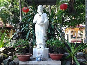 Mùa Vu Lan tham quan chùa cổ 400 tuổi, nơi thờ tướng Giáp