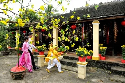 Tết năm nay: Nhớ tía và thương má nhiều hơn