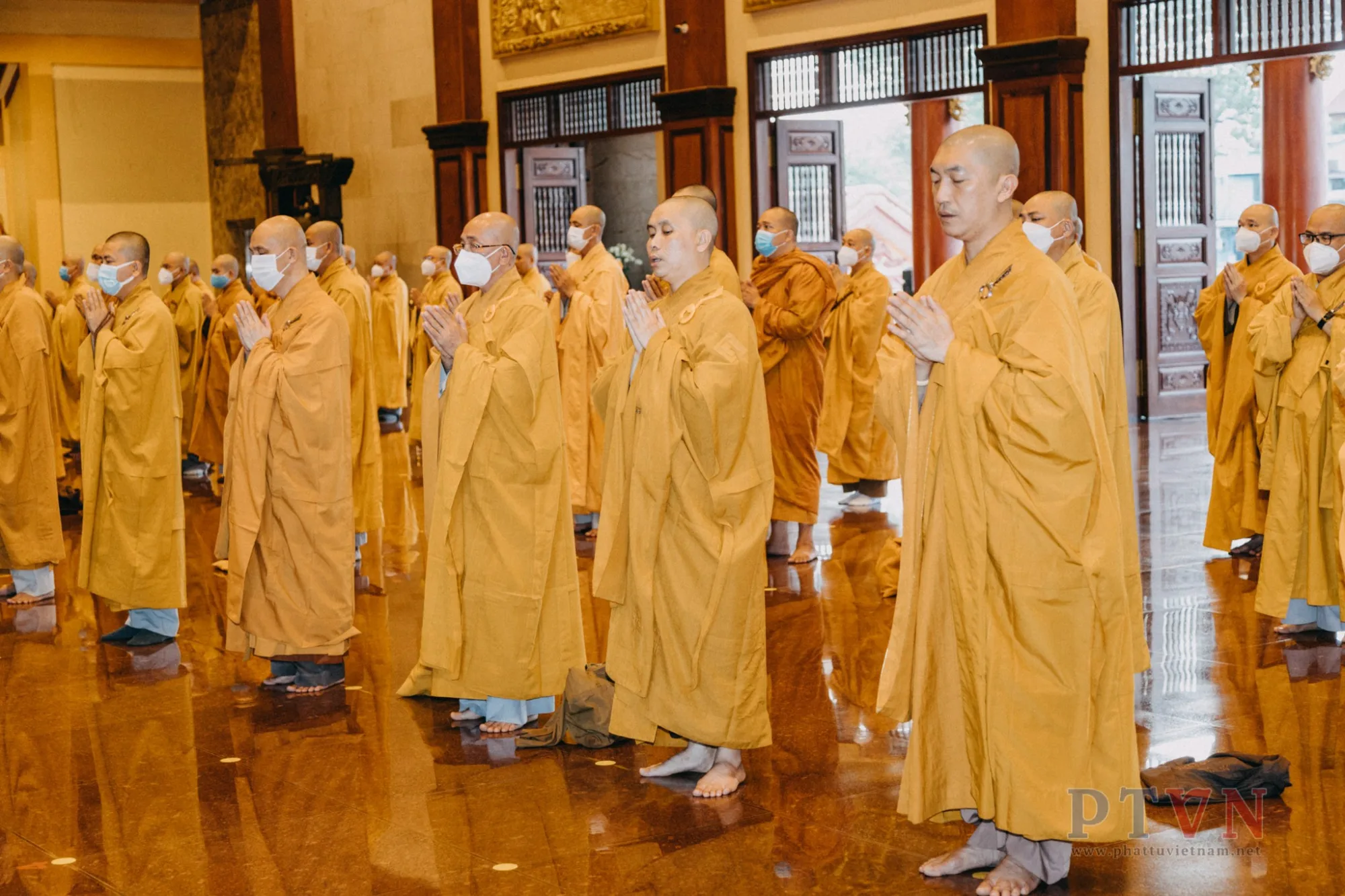 [Chùm ảnh] Kỳ bố-tát đầu tiên trong mùa An cư kiết hạ Phật lịch 2566 tại Việt Nam Quốc Tự-15