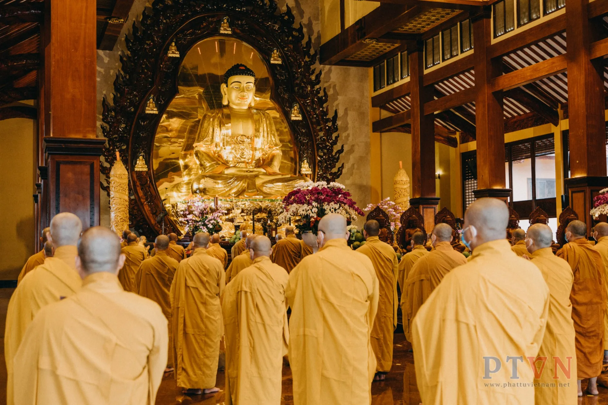 [Chùm ảnh] Kỳ bố-tát đầu tiên trong mùa An cư kiết hạ Phật lịch 2566 tại Việt Nam Quốc Tự-14