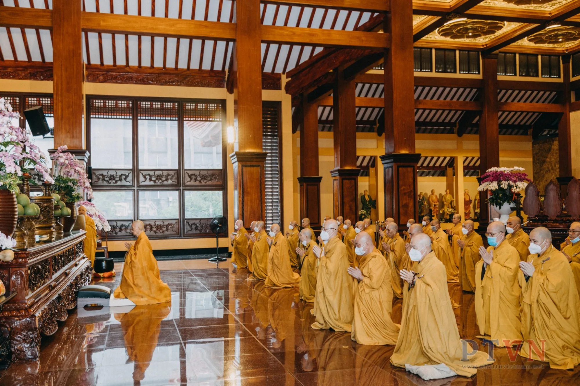 [Chùm ảnh] Kỳ bố-tát đầu tiên trong mùa An cư kiết hạ Phật lịch 2566 tại Việt Nam Quốc Tự-22