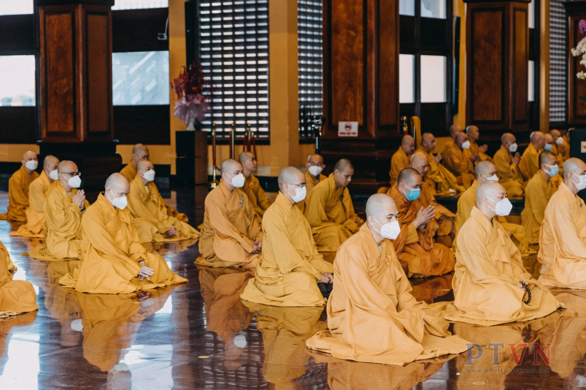 [Chùm ảnh] Kỳ bố-tát đầu tiên trong mùa An cư kiết hạ Phật lịch 2566 tại Việt Nam Quốc Tự-27