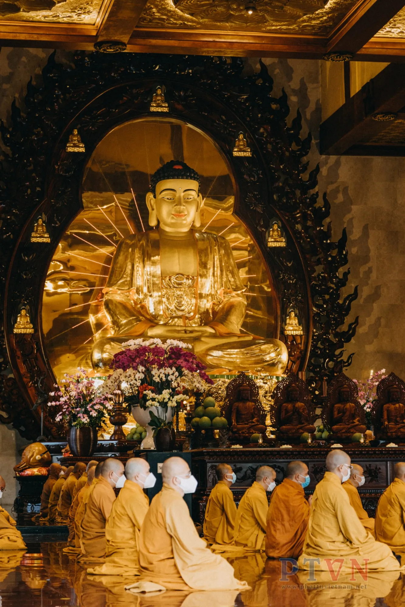 [Chùm ảnh] Kỳ bố-tát đầu tiên trong mùa An cư kiết hạ Phật lịch 2566 tại Việt Nam Quốc Tự-24