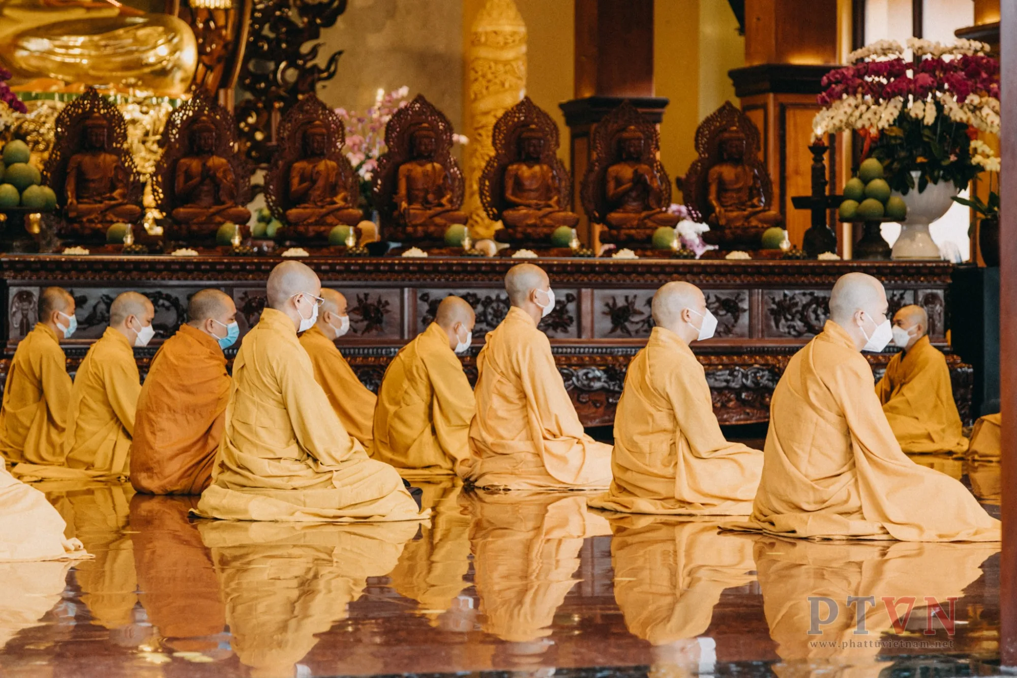 [Chùm ảnh] Kỳ bố-tát đầu tiên trong mùa An cư kiết hạ Phật lịch 2566 tại Việt Nam Quốc Tự-28
