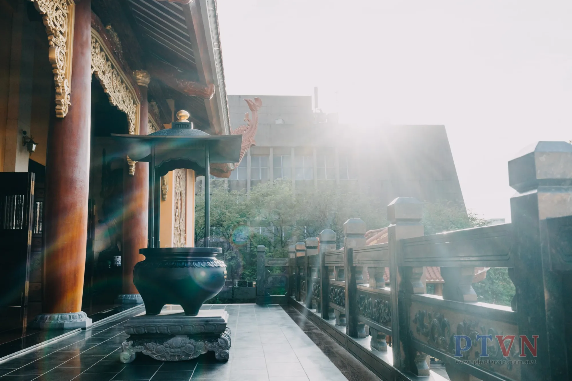 [Chùm ảnh] Kỳ bố-tát đầu tiên trong mùa An cư kiết hạ Phật lịch 2566 tại Việt Nam Quốc Tự-12