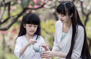 Sự giáo dưỡng tốt nhất không nhất thiết phải thể hiện ở những việc lớn lao mà có thể qua các tiểu tiết này