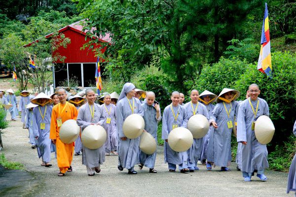 Chư Ni chỉ được hoàn tục một lần liệu có bình đẳng?