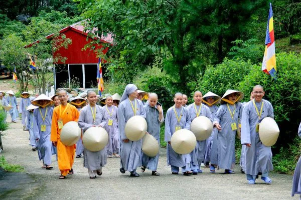Chư Ni chỉ được hoàn tục một lần liệu có bình đẳng?