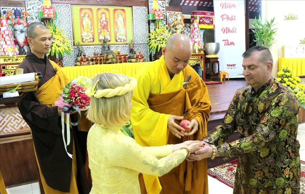 Nghi thức phát nguyện yêu thương theo tinh thần Phật dạy