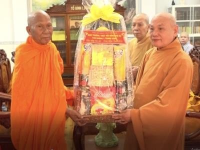 Hòa thượng Chủ tịch thăm và chúc Tết BTS GHPGVN tỉnh Trà Vinh