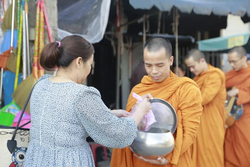 Đạo Phật tiếp cận với đời sống-0