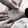Đi xem bói về thêm lo nghĩ & sợ hãi