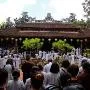 Thiền sư Nhất Hạnh gặp Phật tử ngày giỗ Tổ chùa Từ Hiếu