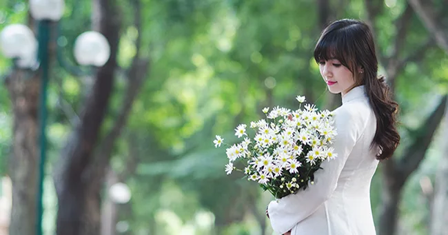 Im lặng không phải vì không muốn nói, mà là giữ lấy cơ hội ngàn vàng
