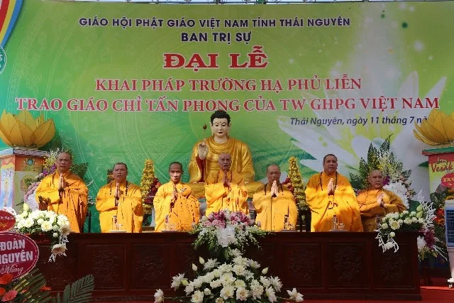 Nghi thức niệm Phật tại lễ khai pháp