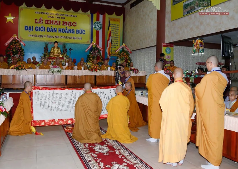 Cung tuyên đàn thập sư Tăng