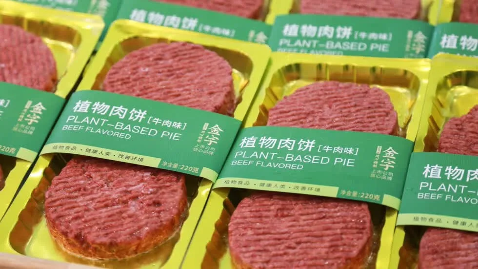 Thương hiệu thịt nhân tạo Omnipork được phát triển từ loại đạm thực vật được hoà với hương vị và độ mềm như thịt heo bằm thật.