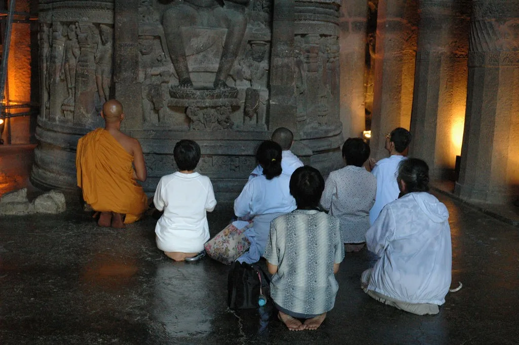 Vài suy nghĩ về nghi lễ trong Phật giáo-1