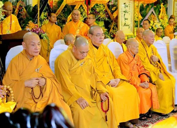 Hoà thượng Chủ tịch cùng nhị vị Hoà thượng Phó Chủ tịch Thường trực