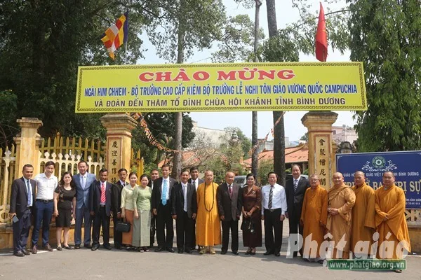 Đoàn Bộ Lễ nghi và Tôn giáo Vương quốc Campuchia thăm Bình Dương