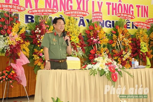 Đại tá Ts.Nguyễn Hoàng Thao chia sẻ tại khóa tập huấn ở Bình Dương
