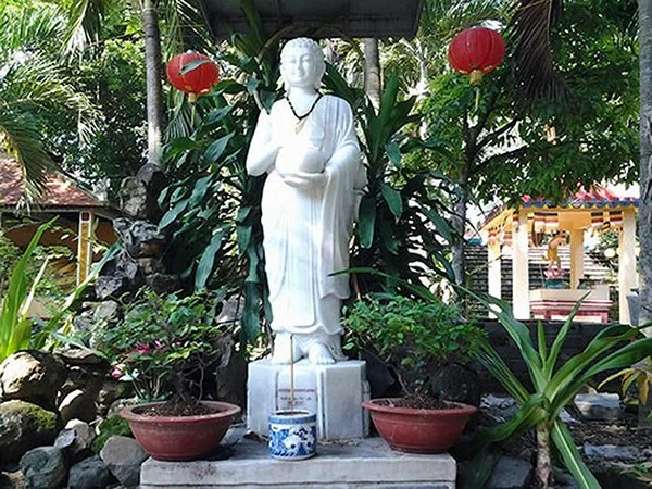 Mùa Vu Lan tham quan chùa cổ 400 tuổi, nơi thờ tướng Giáp