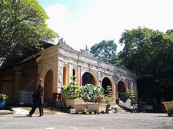 Mùa Vu Lan tham quan chùa cổ 400 tuổi, nơi thờ tướng Giáp