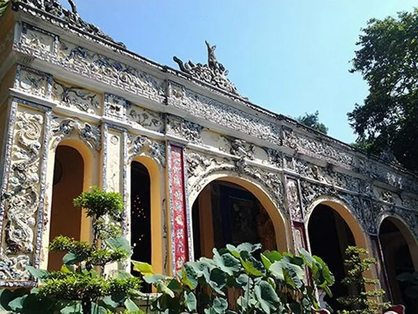 Mùa Vu Lan tham quan chùa cổ 400 tuổi, nơi thờ tướng Giáp