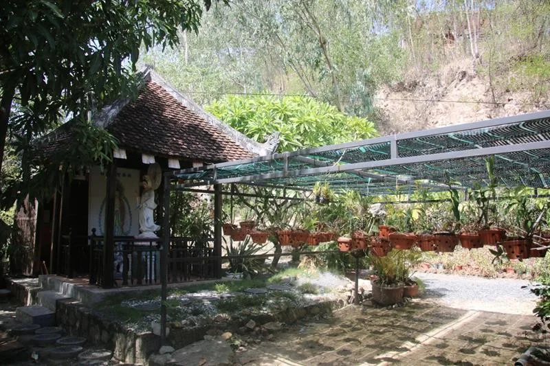Nha Trang: Chùa Linh Sơn Phước Điền-17