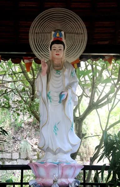 Nha Trang: Chùa Linh Sơn Phước Điền-18