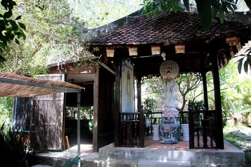 Nha Trang: Chùa Linh Sơn Phước Điền-19