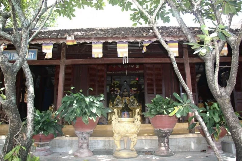Nha Trang: Chùa Linh Sơn Phước Điền-20