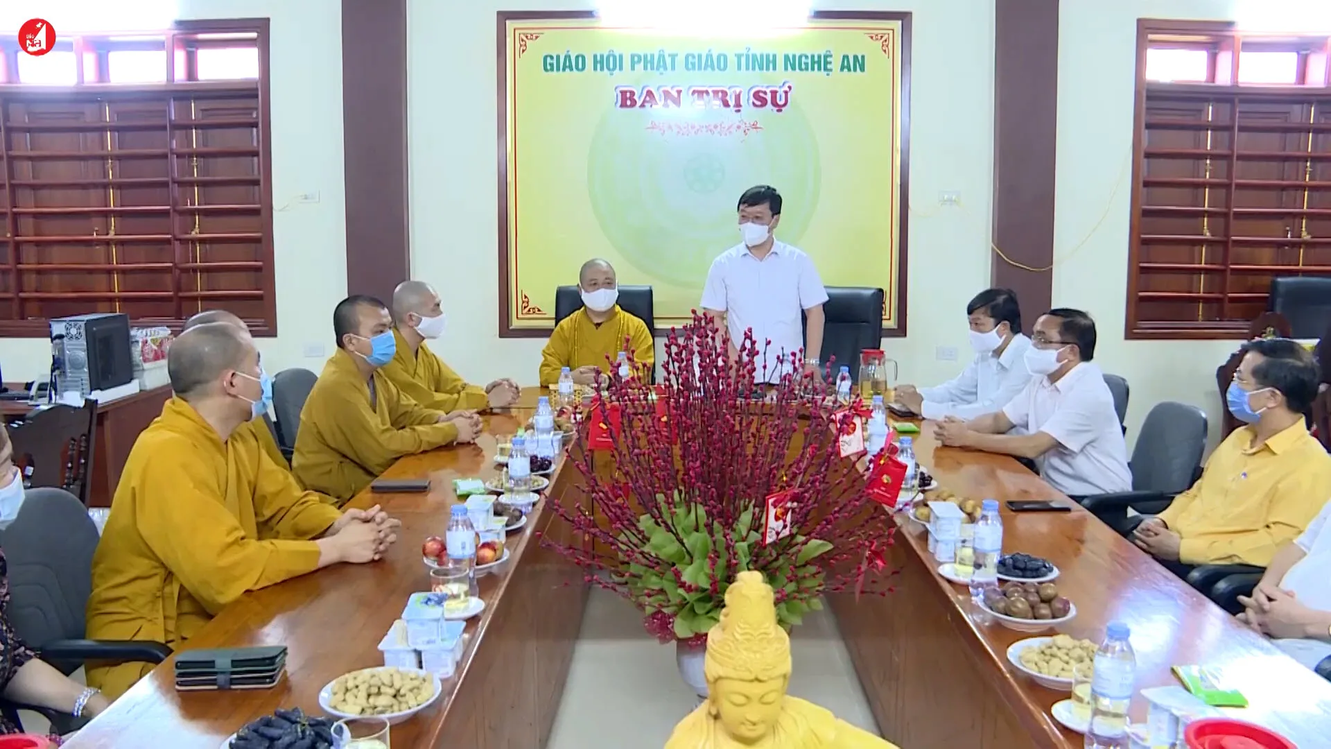 Chủ tịch UBND tỉnh chúc mừng Ban trị sự Giáo hội Phật giáo Nghệ An nhân Đại lễ Phật đản