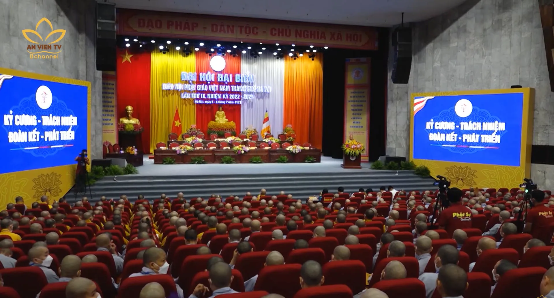 Mở ra nhiệm kỳ mới bằng trí tuệ Bát nhã của người con Phật