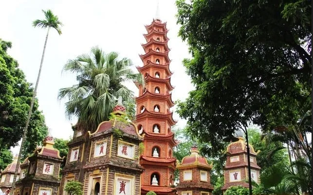 Chùa Trấn Quốc - Ngôi chùa cổ uy nghiêm giữa lòng Hà Nội